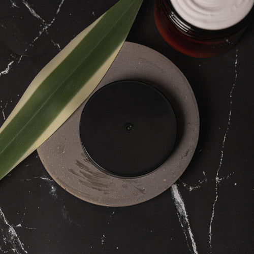 Black Straight Top Plastic Lid 70/400 - F217 Liner - Zoom Media 1